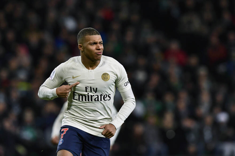 锂价再创新高！磷酸铁锂厂商下月起集体涨价